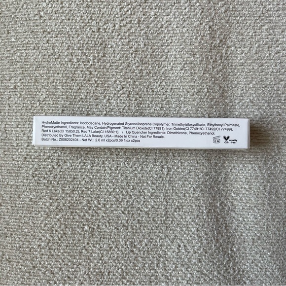 GIVE THEM LALA Beauty Matte & Moisture 2 in 1 Lip Duo Wand In Birthday Suit - Picture 5 of 8